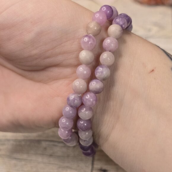 Lepidolite Crystal Beaded bracelet - Picture 3 of 4
